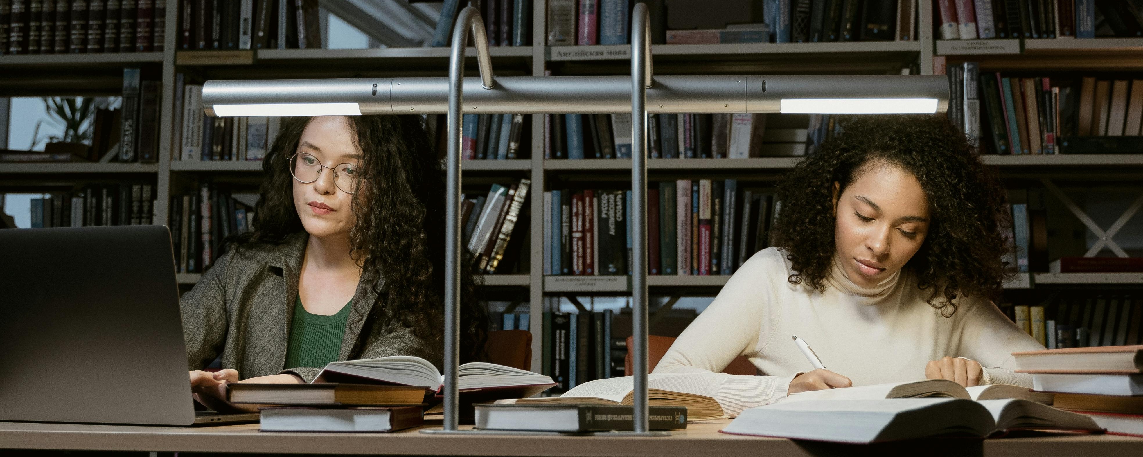 Self vs Traditional Publishing: What's Right for You?